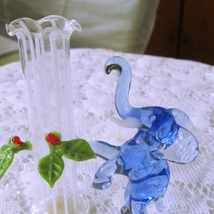 Elephant Vase, Blown Glass, Bud Vase, Art Glass, Vintage Vases, Glass Elephant, Elephant Figurine, Vintage Elephant, Art Glass Vase
