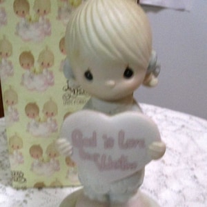 1981, Precious Moments, Valentine Figurine, God Is Love, Religious Figurine, Vintage Figurines, Romantic Gift, Valentine, Heart Figurine