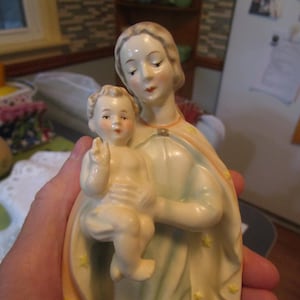 Hummel Madonna, Christ Child, Religious Statuary, Hummel Figurines, Religious Hummels, Religious Decor, Mary Statue, Blessed Mother