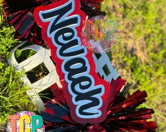 Palo de porristas personalizado con espíritu escolar (tamaño pequeño): Letrero con pompón personalizado