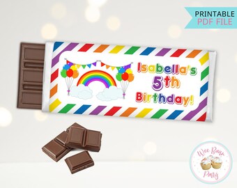 Puede incluir: Envoltorio de barra de chocolate imprimible con un arcoíris, globos y el texto "Isabella's 5th Birthday!"