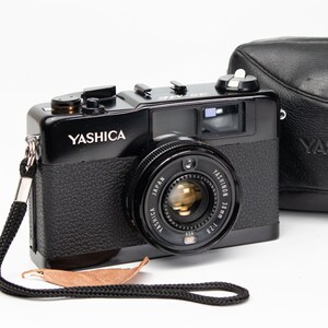 Mint Yashica 35 ME Vintage 35mm viewfinder Film Camera