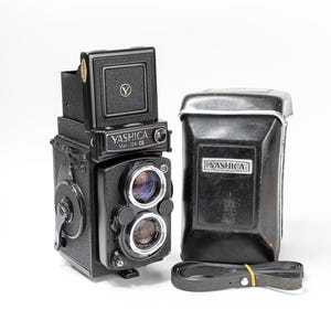 Serviced Yashica Mat 124G TLR Twin Lens Medium Format Vintage Film Camera