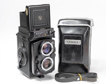 Vintage Yashica-mat LM TLR Film Camera: 80mm Yashinon Lens, Copal