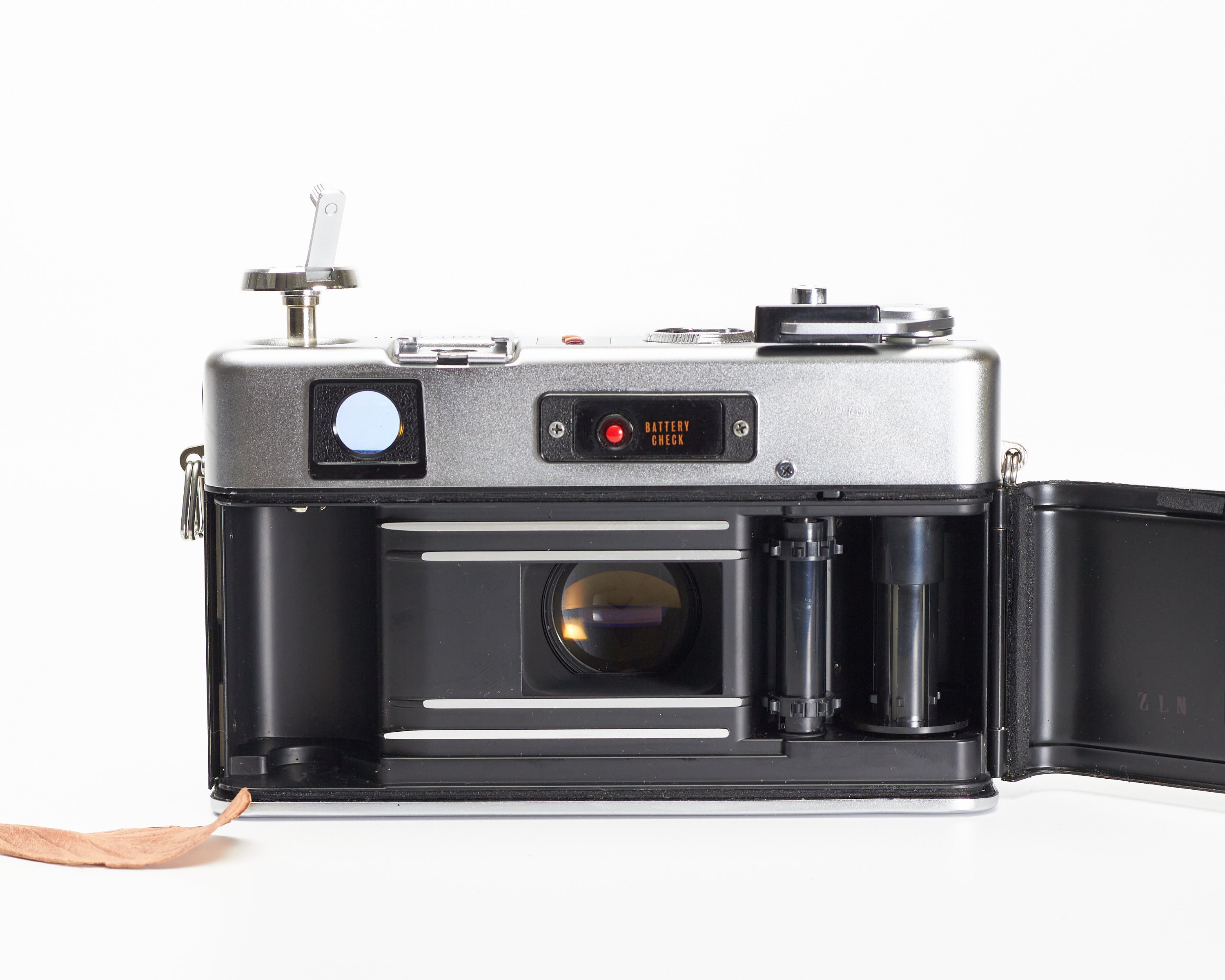 ヴィンテージ ヤシカ エレクトロ 35 GSN: バッテリーアダプター付き 35