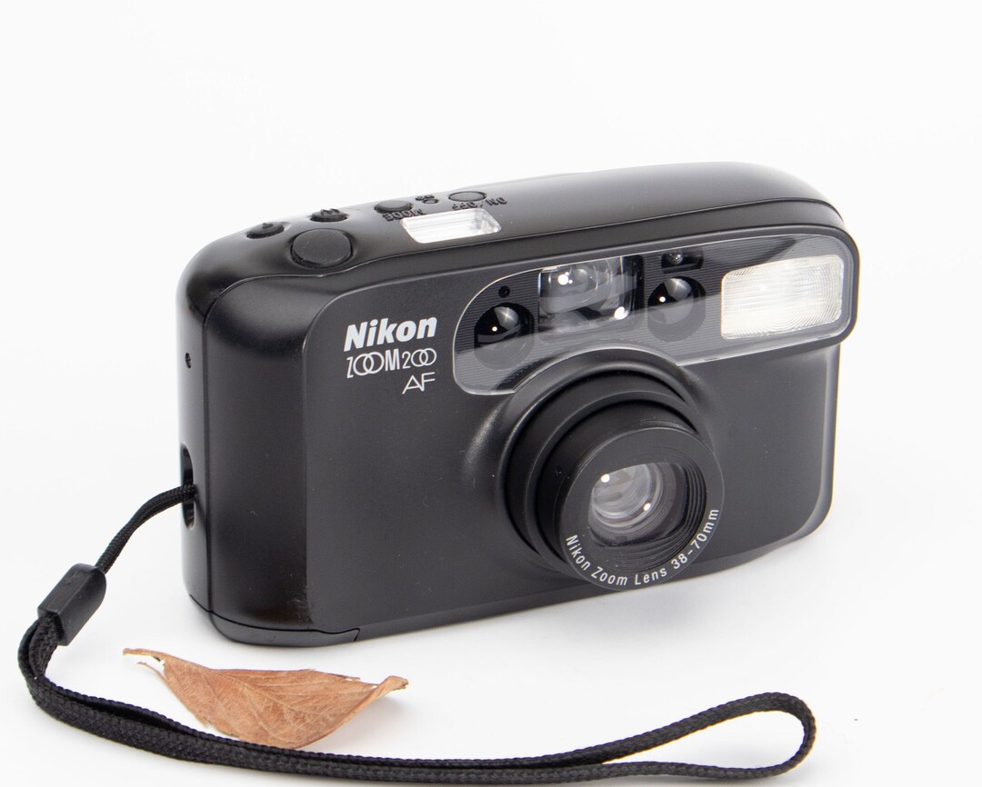 Appareil Photo Compact Nikon Zoom 200 AF - 38-70mm - Occasion Fonctionnel - Noir