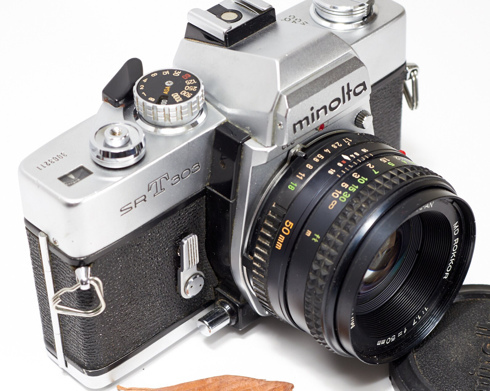 Minolta SRT 303b 35mm SLR Film Camera with Rokkor 50mm f/1.7 Etsy