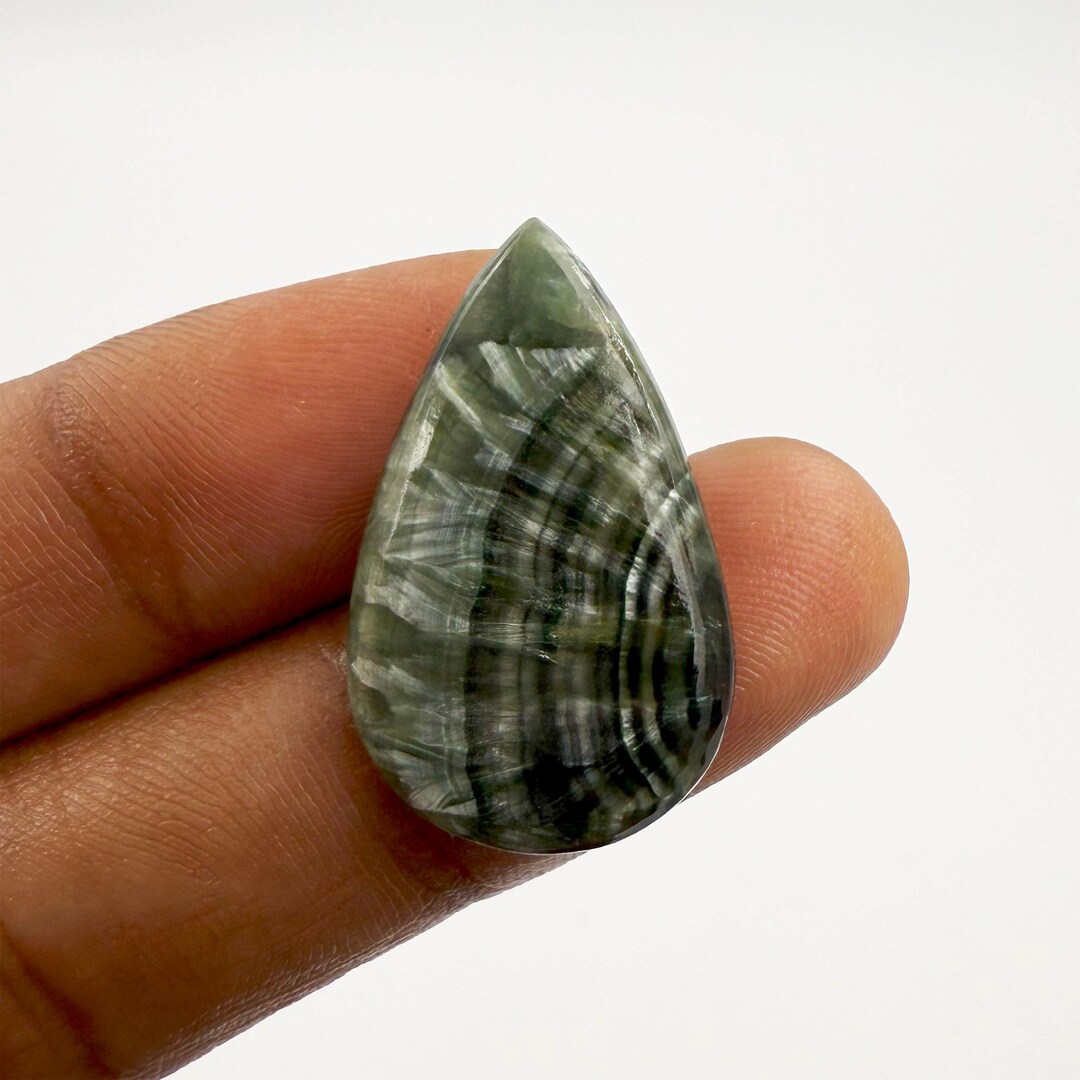 Seraphinit Erstklassiger grüner Seraphinit Edelstein Cabochon Birnenform ...