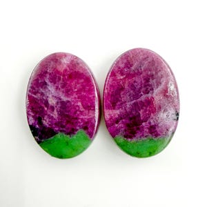 Coppia di rubini naturali di zoisite - Gemma di rubini di zoisite - Coppia abbinata di rubini di zoisite - Cabochon di rubini di zoisite a fondo piatto - Cristallo di rubino per gioielli