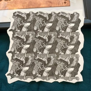 Cartolina tipografica vintage progettata e realizzata a Hong Kong in stile Escher