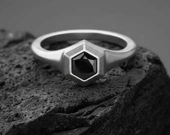 Anillo de plata para hombre, banda hexagonal facetada de ónix negro (plata de ley)