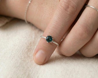 Hexagon Blue Topaz Ring: Sterling Silver Jewelry (Prong Setting)