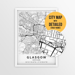 Pode incluir: Um mapa em preto e branco emoldurado de Glasgow, Escócia, com traçados de ruas detalhados e coordenadas. Um detalhe circular destaca nomes de ruas. Um gráfico circular laranja inclui o texto CITY MAP WITH DETAILED STREET NAMES.