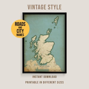 Może przedstawiać: Oprawiona mapa Szkocji w stylu vintage, z drogami i nazwami miast. Mapa ma turkusowe tło ze szczegółową beżową masą lądową. Widoczny jest tekst "Scotland", a także "Vintage Style", "Roads and City Names" i "Instant Download".