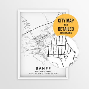 Peut inclure: Une carte en noir et blanc encadrée de Banff, Alberta, Canada, avec des noms de rues et des coordonnées. Un encart circulaire met en évidence une section agrandie de la carte. Un graphique circulaire jaune contient le texte CITY MAP WITH DETAILED STREET NAMES.
