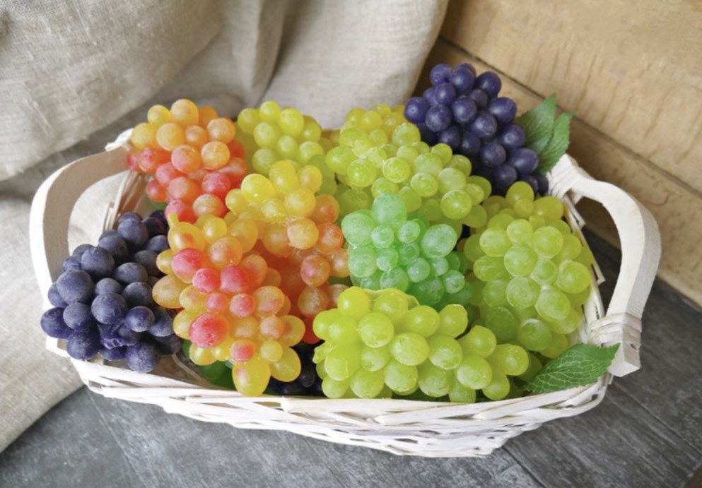 YaFex 1 Bunch Fake Grape Artificial Plastic Lifelike Faux Fruit Home Garden Decoration 60 Red Grapes, Size: 36