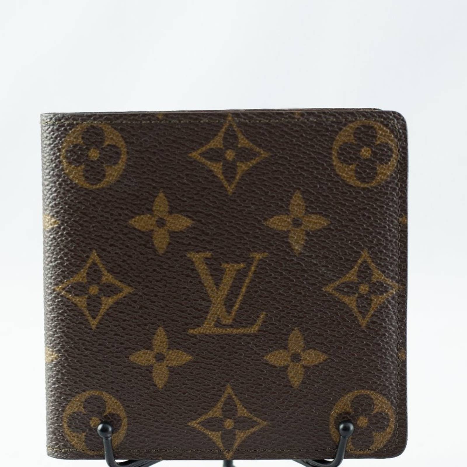 Louis Vuitton Monogram Bi-fold Mens Wallet