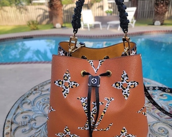 Louis Vuitton Neo Noe MM Caramel Giant Jungle