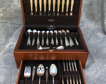 SILVERPLATE s 4 Piece Place Setting Reed /& Barton WISTERIA