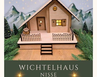Maison de gnome « Nisse » en bois – pièce unique faite à la main / illuminée / lutin de Noël / gnome de Noël / porte de gnome / W-159