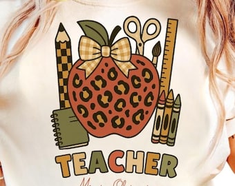 Camiseta personalizada para profesor con estampado de leopardo y manzanas, colores cómodos, camiseta para profesor con nombre