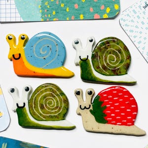 Ceramic snail magnet, snail gift for her, cottagecore decor, ceramic magnet for board, christmas gift, fridge magnet, cottagecore magnet