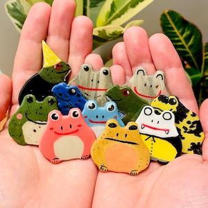 MADE TO ORDER Ceramic Frog Magnet, Fridge Magnet, kawaii Animal Decor, unique gift for her, ceramic magnet, cottagecore decor, frog decor