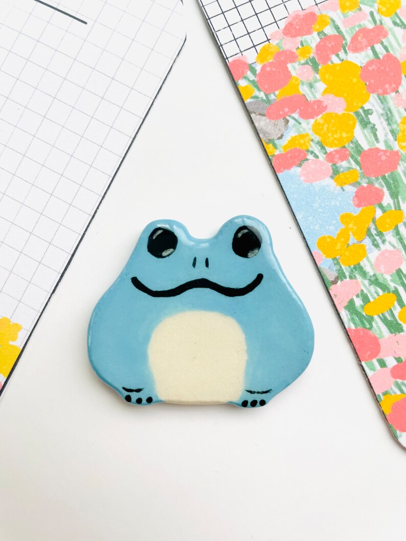 Ceramic Frog Magnet, frog decor, kitchen fridge magnet, Cottagecore decor, couples gift, Animal Magnet, handmade gift, unique gift for her Tiny