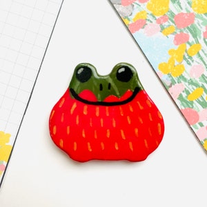 Ceramic Frog Magnet, frog decor, kitchen fridge magnet, Cottagecore decor, couples gift, Animal Magnet, handmade gift, unique gift for her Strawberry