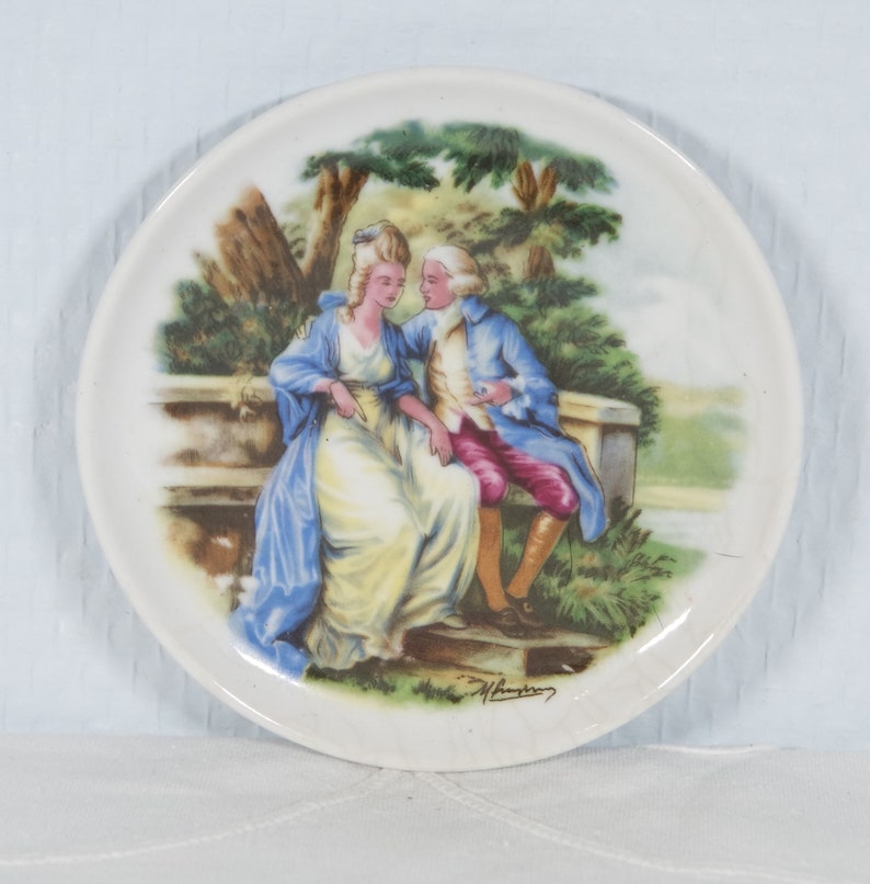 Romantic Scene Decoration Set Of 3 Lovely Small Dishes With A Courting Couple Home Living Tea Cups Sets Dalasmaker Se