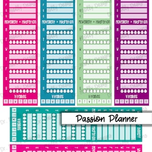 Puede incluir: Un planificador de pasión imprimible con cuatro columnas para realizar un seguimiento de los hábitos diarios. Cada columna tiene un fondo de color diferente: rosa, verde azulado, verde y morado. Las columnas están etiquetadas como "What's for Dinner?" e incluyen secciones para "Movimiento + Hidratación" y "Vitaminas".