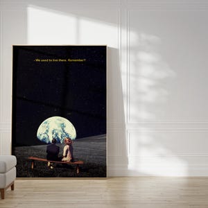 Retro Gelb Unterschrift "Wir Früher Leben Dort" Collage - [Weltraum Collage Kunstdruck, Surreale Kunst, Romantisches Poster, Sterne Retro Kunstdruck]