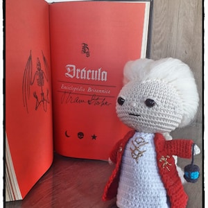 Bram Stoker&#39;s Dracula Amigurumi Pattern - Darth Makers PDF TUTORIAL