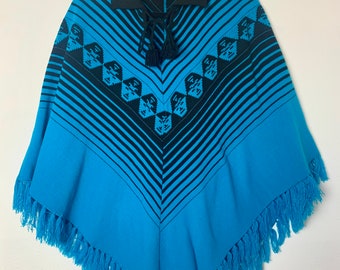 Poncho vintage turquesa y negro de A &A All Wool