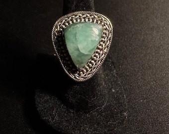 925 Sterling Triangular Green White Gemstone Rope Design Size 6.5