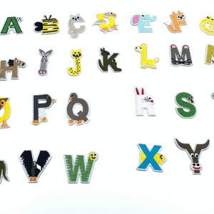 26 PC set A-Z animal Letter parche de hierro en bordado Parche inglés alfabeto parche infantil