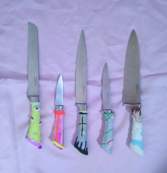 Featured image of post Pastel Kitchen Knife Set / Amazon basics kitchen knife set comes with some great quality knives, especially for a new kitchen.