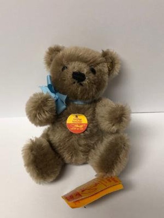 steiff bear button ear