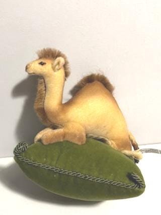 STEIFF キャメル オン ピンクッション - EAN 420474 - 5-1/2