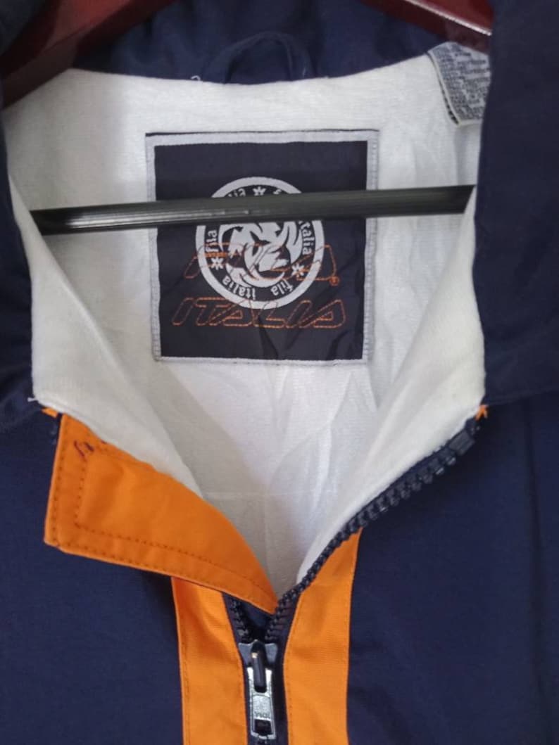 Fila Italia västjacka med stor logotyp, stor storlek. bild 2
