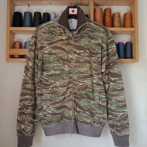Vintage Rare Denime Camo Ziper Jacket Japanese Brand Medium Size.Jumper.