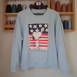 Vintage Snoppy sweater sweatshirt  Bog logo jumper Medium size.