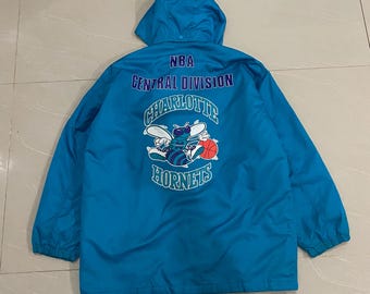 Vintage 1990s Charlotte Hornets NBA Apex One Logo Athletic Puffer