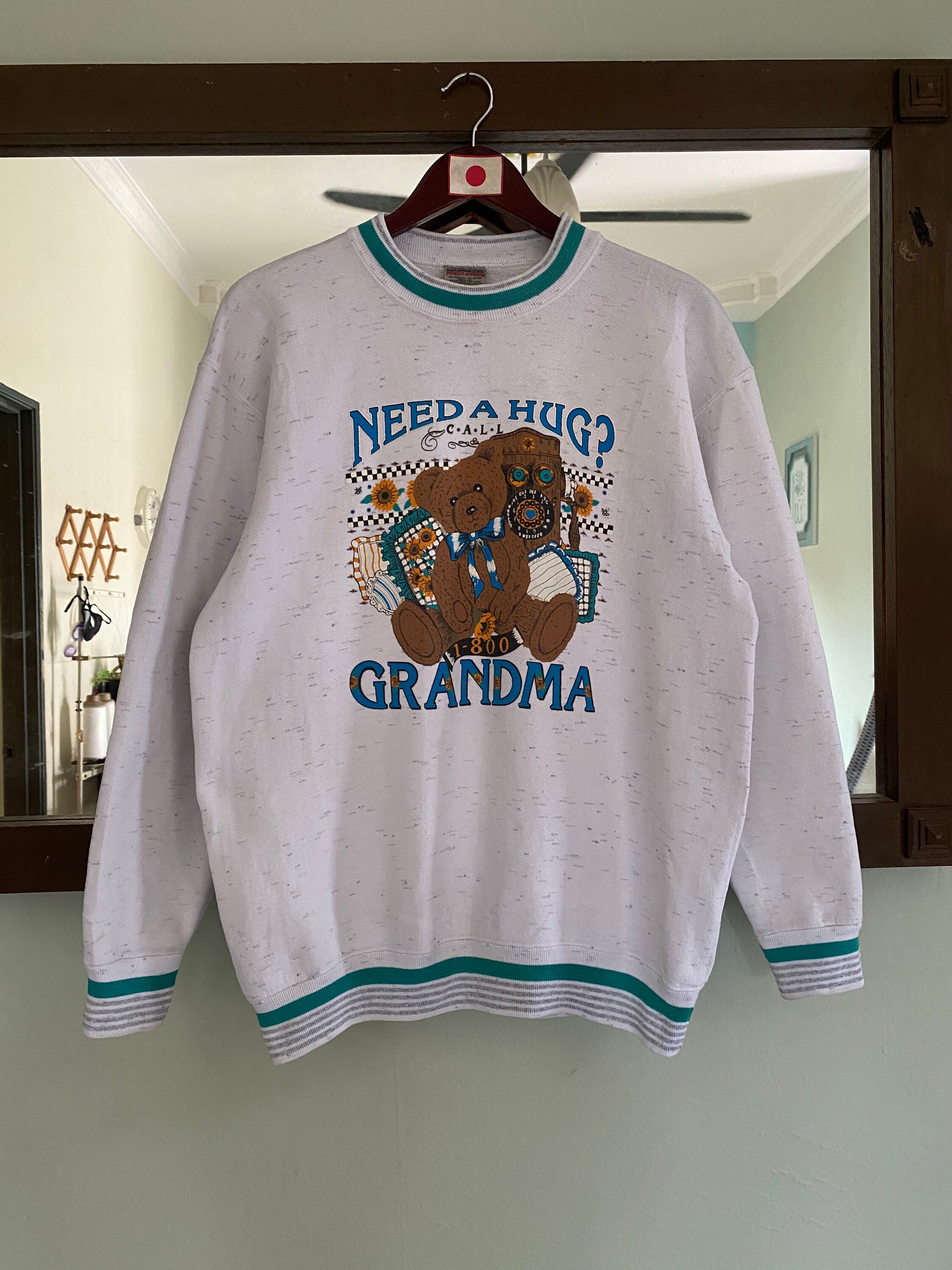 Hug 1-800 Grandma Sweatshirt Large 
