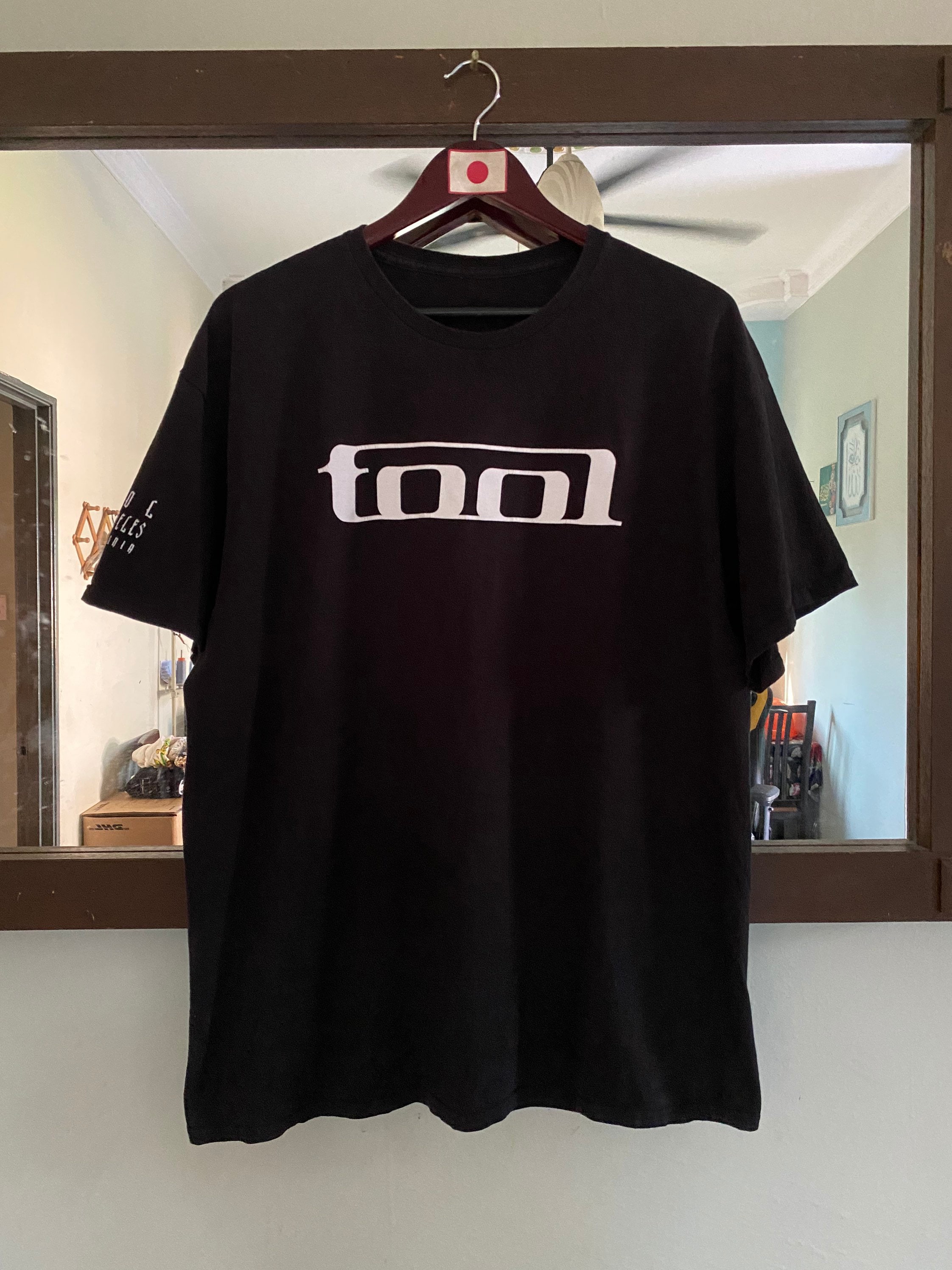 TOOL LOS ANGELES CALIFORNIA バンドTシャツ L相当 TOOL LOS ANGELES CALIFORNIA バンドTシャツ L相当 - メルカリ
