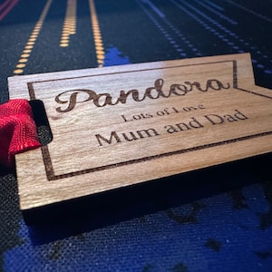 Etiqueta de regalo reutilizable de madera para Navidad Etiquetas de regalo personalizadas / personalizadas / etiquetas de regalo de madera / etiqueta de regalo / etiquetas para paquetes de Navidad