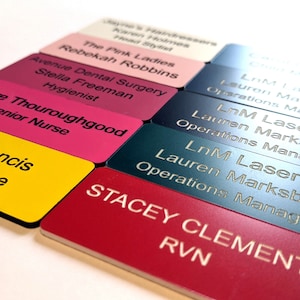 Badges nominatifs personnalisés, badges nominatifs personnalisés, nom de votre entreprise