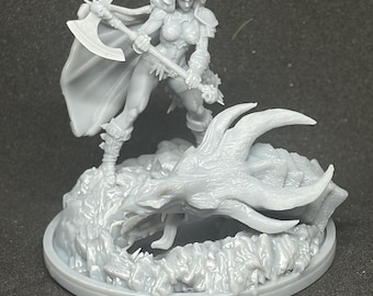 Dragon Huntress mini! Dungeons and Dragons or for any game! 32mm! High Quality professional miniatures!
