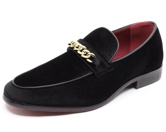 Formal shoes shop with chain