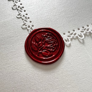 Rote Rose Wachs Siegel, selbstklebende Wachssiegel, Hochzeitseinladung Siegel, Schälen und aufkleben Siegel, DIY Blumeneinladung Siegel, Umschlag Siegel